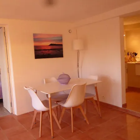 Holiday home Bas De Jardin Plein Sud Proche Clim-wifi *