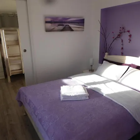 Bas De Jardin Plein Sud Proche Clim-wifi Holiday home Saint-Mandrier-sur-Mer