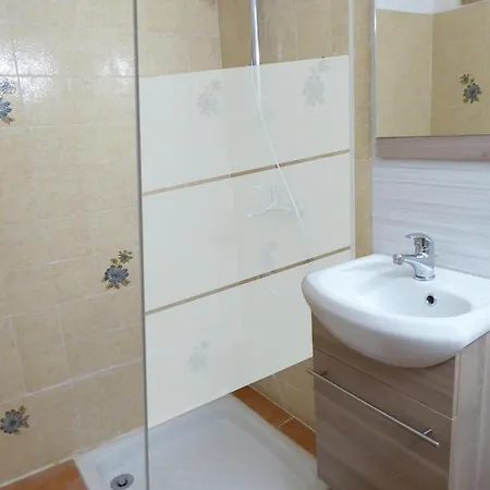 Bas De Jardin Plein Sud Proche Clim-wifi Holiday home Saint-Mandrier-sur-Mer
