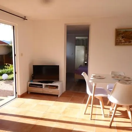 Bas De Jardin Plein Sud Proche Clim-wifi * Saint-Mandrier-sur-Mer
